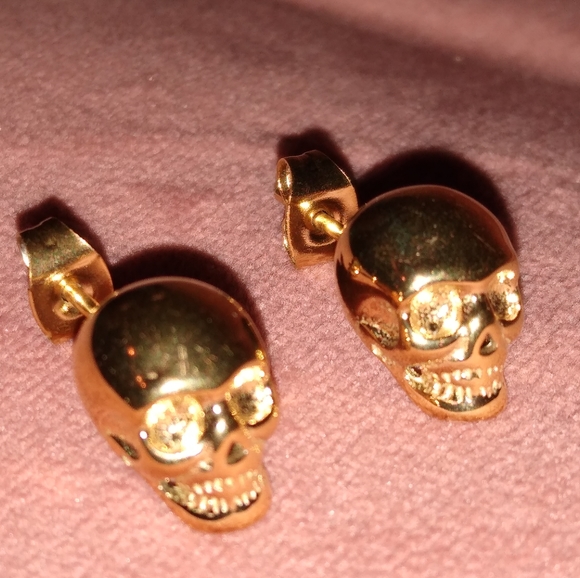 3D Gold Skull Post Earrings Statement Stud Gothic Metal Biker Small Punk Skulls - Picture 12 of 12